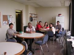 Students eating lunch in the grad lounge